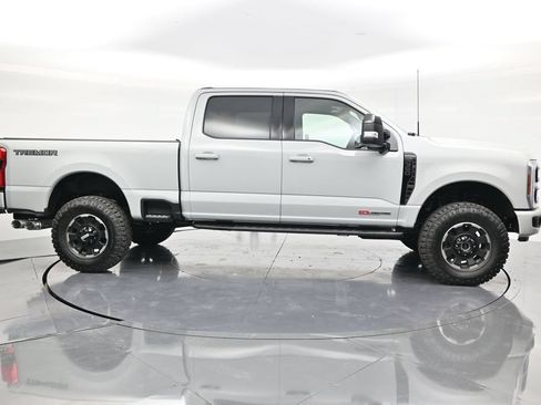 New 2026 Ford F350 Platinum w/ Tremor Off-Road Package AWD/4WD image 4