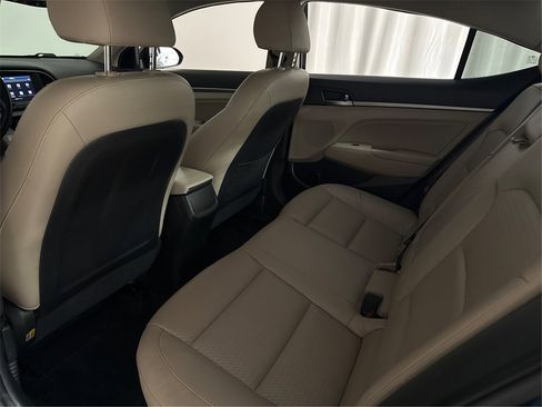 Used 2018 Hyundai Elantra Limited image 40