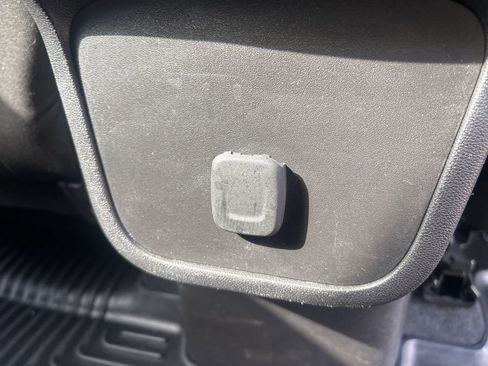 Used 2018 Chevrolet Equinox LT FWD image 30