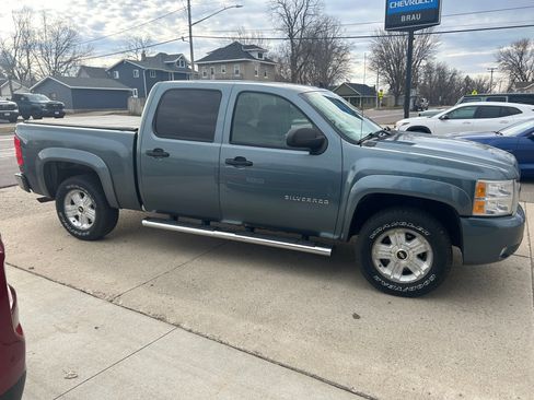 Used 2011 Chevrolet Silverado 1500 LT w/ All-Star Edition image 5