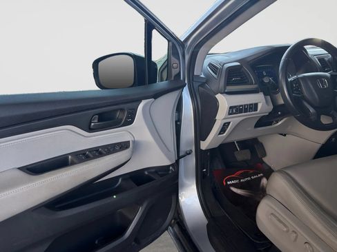 Used 2018 Honda Odyssey EX-L image 11