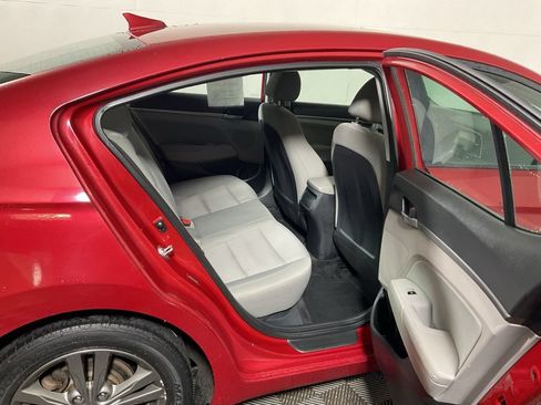 Used 2018 Hyundai Elantra SEL FWD image 32