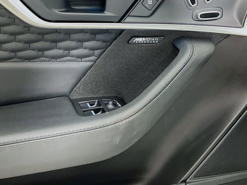 Used 2024 Jaguar F-TYPE R-Dynamic RWD image 19