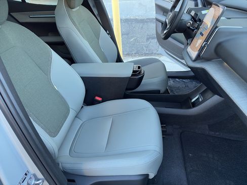 New 2026 Volvo EX30 Cross Country Ultra image 11