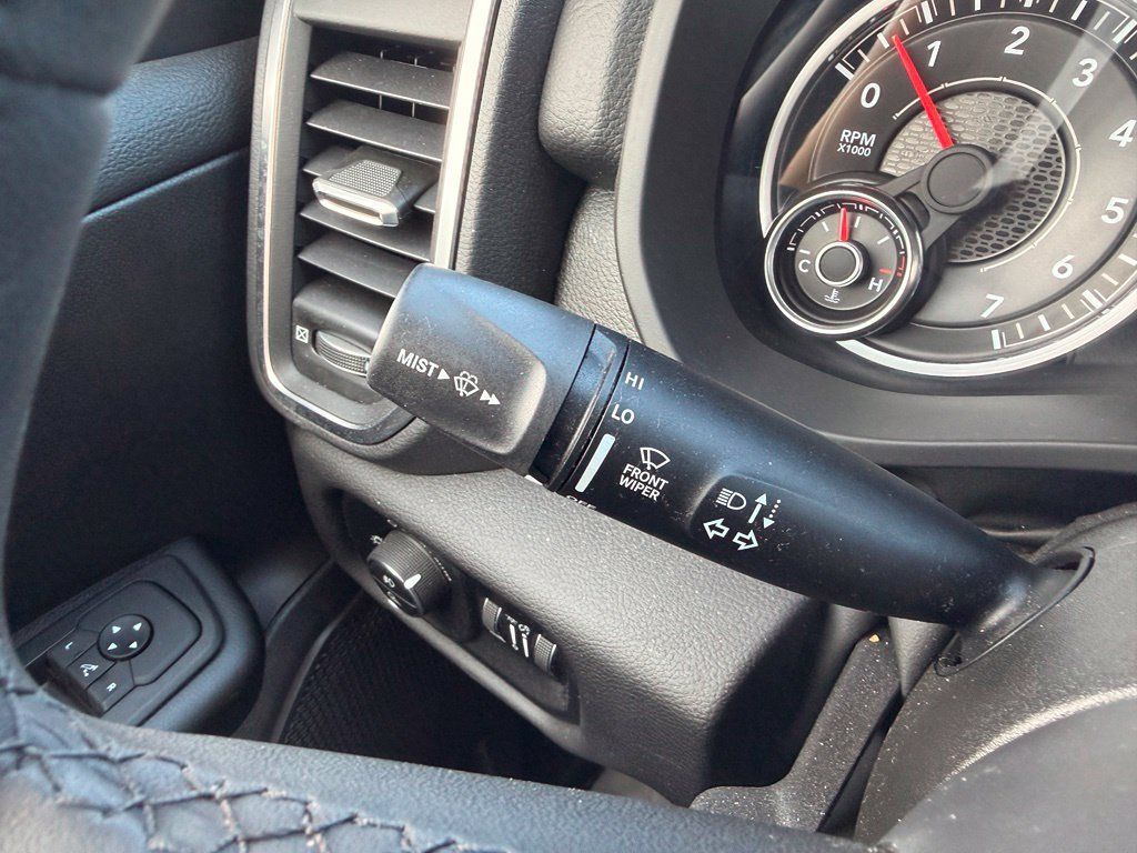 Used 2025 RAM 1500 Big Horn AWD/4WD image 18
