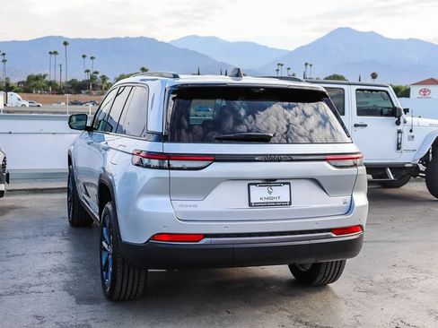 New 2026 Jeep Grand Cherokee Limited AWD/4WD image 7