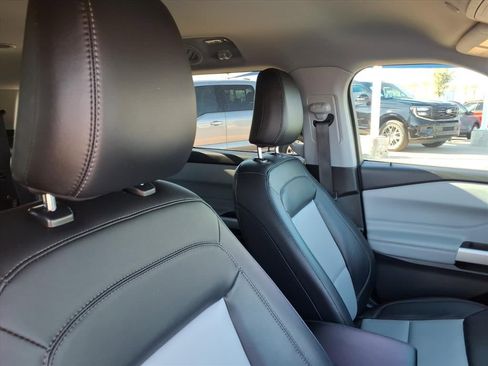 Used 2023 Ford Explorer XLT w/ Equipment Group 202A image 12