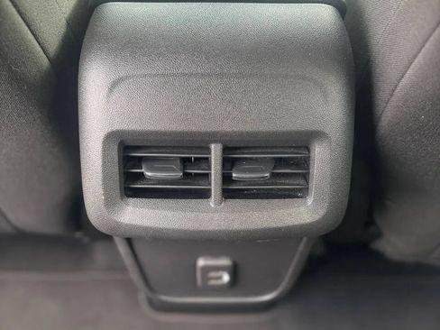 Used 2022 Chevrolet Equinox LT w/ Driver Convenience Package FWD image 15