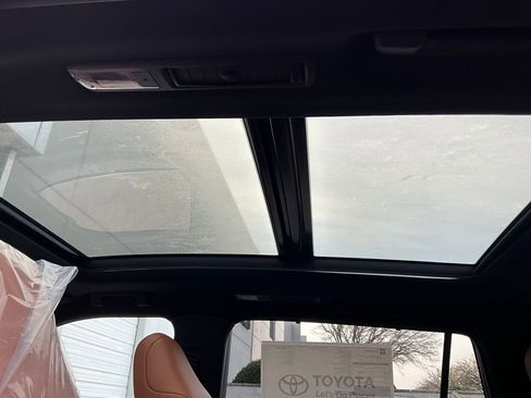 New 2026 Toyota Highlander Platinum image 20