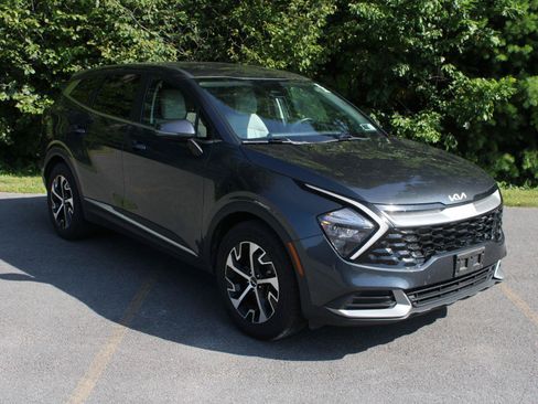 Used 2023 Kia Sportage EX FWD image 3