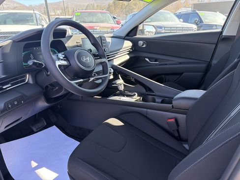 New 2026 Hyundai Elantra Blue image 11