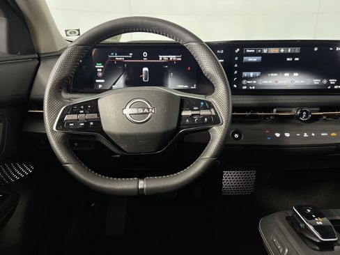 Used 2024 Nissan Ariya FWD image 14
