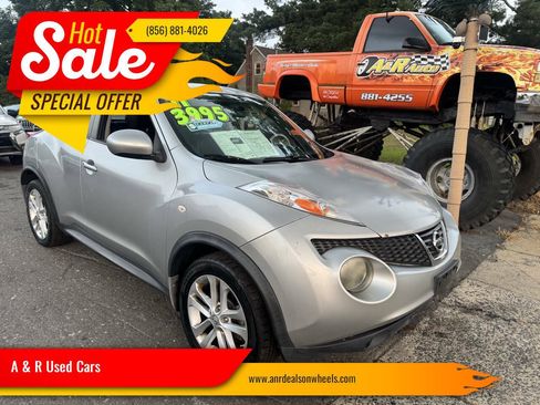 Used 2011 Nissan Juke SV AWD/4WD image 1