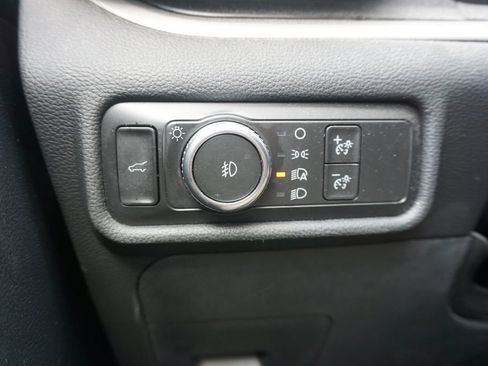Used 2020 Ford Explorer XLT w/ Equipment Group 202A RWD image 5
