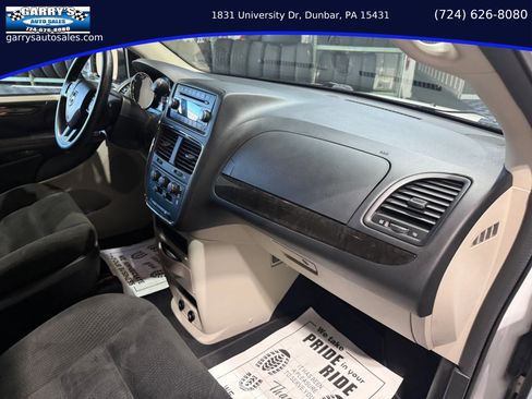 Used 2017 Dodge Grand Caravan SE FWD image 29