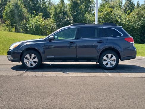 Used 2011 Subaru Outback 2.5i Premium AWD/4WD image 5