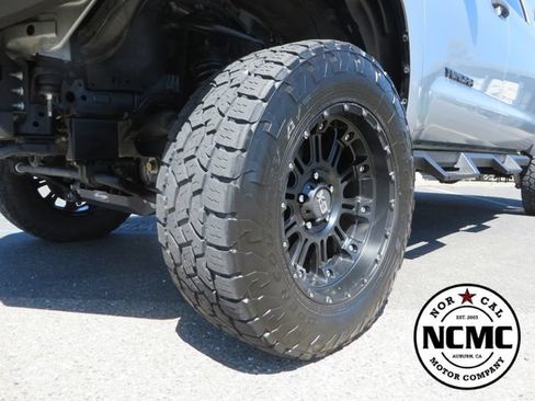 Used 2018 Toyota Tundra SR5 w/ SR5 Upgrade Package AWD/4WD image 10