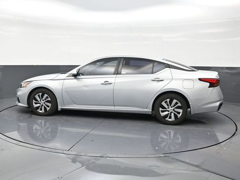 Used 2019 Nissan Altima 2.5 S FWD image 2