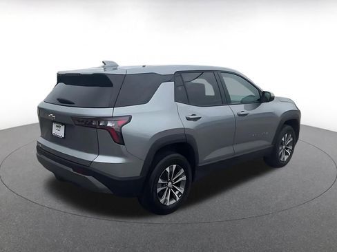 Used 2025 Chevrolet Equinox LT FWD image 12
