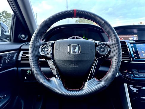 Used 2017 Honda Accord EX-L image 14