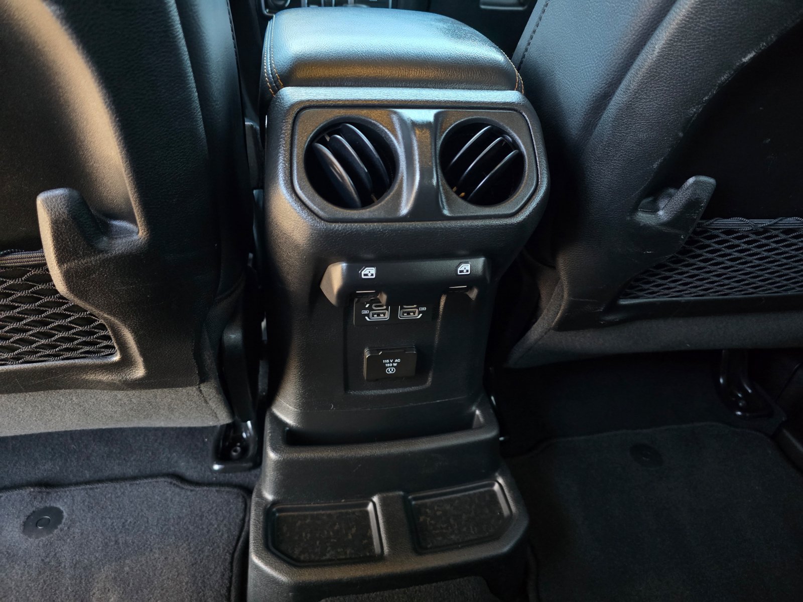 Used 2024 Jeep Wrangler Unlimited Sahara w/ Technology Group AWD/4WD image 24