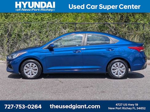 Used 2020 Hyundai Accent SE FWD image 2