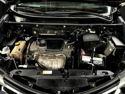 Used 2018 Toyota RAV4 LE w/ All Weather Liner Package AWD/4WD image 30