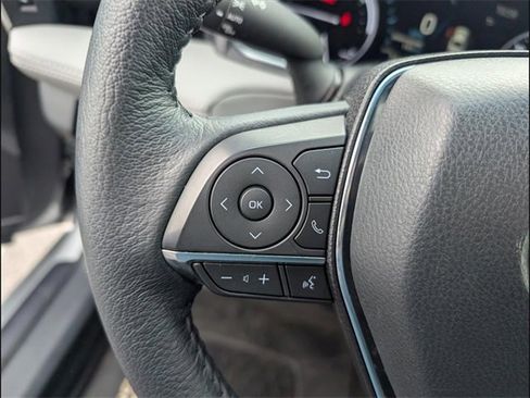 Used 2021 Toyota Avalon XLE image 7