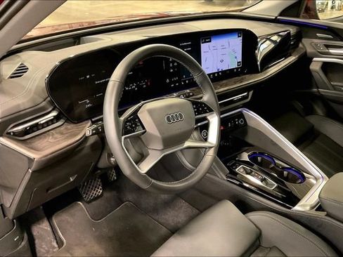 Certified 2025 Audi Q5 Premium Plus w/ Premium Plus AWD/4WD image 14