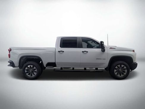 Used 2025 Chevrolet Silverado 2500 Custom w/ Custom Convenience Package AWD/4WD image 3