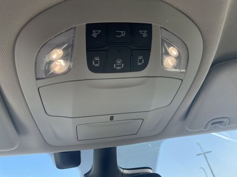 Used 2021 Chrysler Pacifica Touring-L image 20