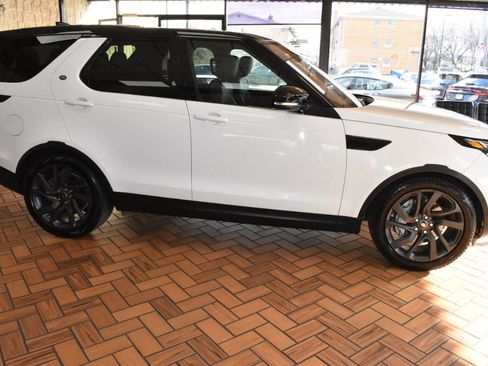 Used 2020 Land Rover Discovery HSE image 7