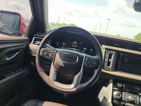 Used 2023 GMC Yukon Denali w/ Denali Reserve Package AWD/4WD image 16