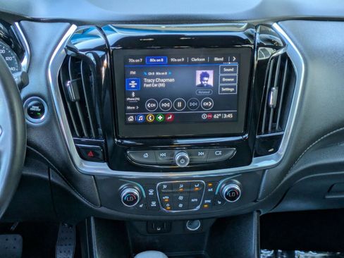 Used 2023 Chevrolet Traverse LT FWD image 18