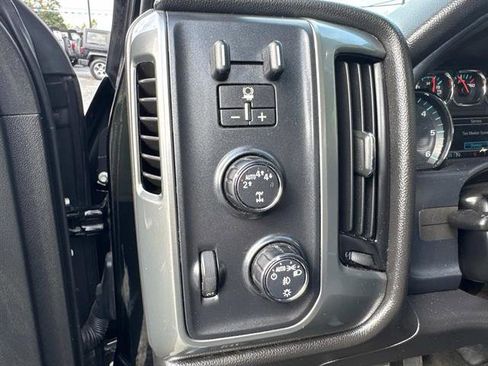 Used 2018 Chevrolet Silverado 1500 LT w/ Midnight Edition image 14