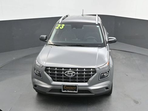 Used 2023 Hyundai Venue Limited FWD image 29