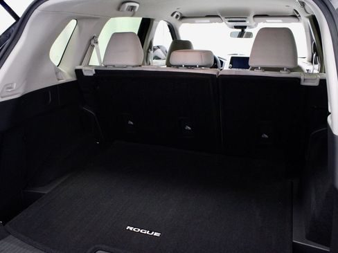Certified 2023 Nissan Rogue SV FWD image 12