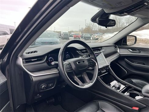 Used 2022 Jeep Grand Cherokee L Limited image 10