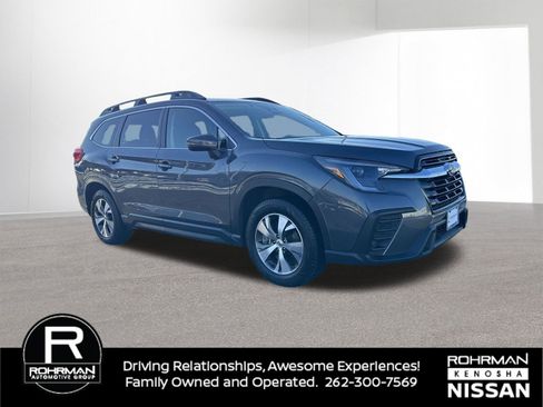 Used 2023 Subaru Ascent Premium w/ Convenience Package image 3