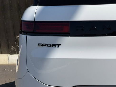 New 2025 Land Rover Range Rover Sport Dynamic SE image 25