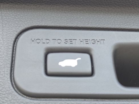 Used 2025 Honda Pilot Touring image 21