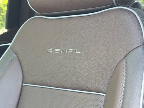 Used 2025 GMC Sierra 1500 Denali AWD/4WD image 22