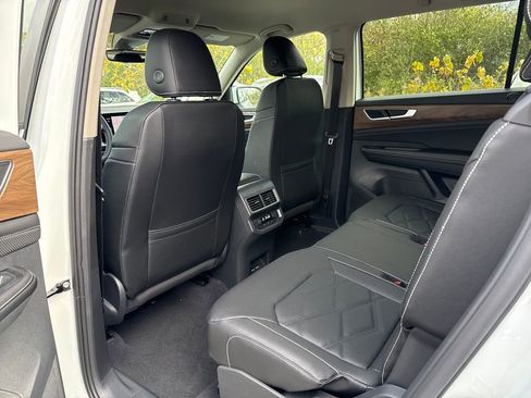 New 2026 Volkswagen Atlas SE image 13