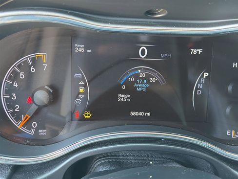 Used 2018 Jeep Grand Cherokee Laredo RWD image 5