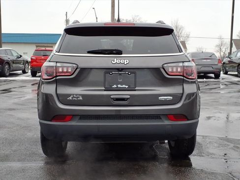 Used 2018 Jeep Compass Latitude w/ Popular Equipment Group image 20