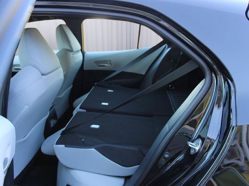 Used 2023 Toyota Corolla SE image 30