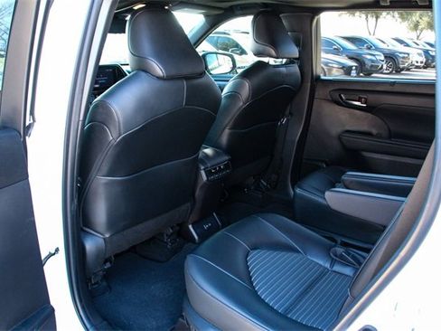Used 2023 Toyota Highlander XSE image 37