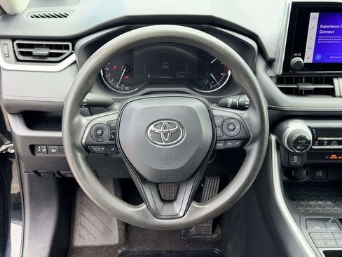 Used 2024 Toyota RAV4 XLE AWD/4WD image 18