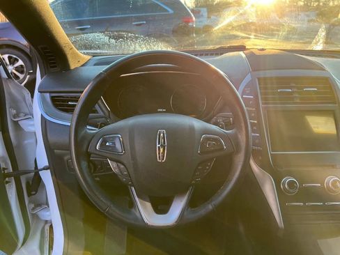 Used 2017 Lincoln MKC Premiere image 17