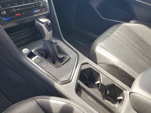 Used 2023 Volkswagen Tiguan SE FWD image 25